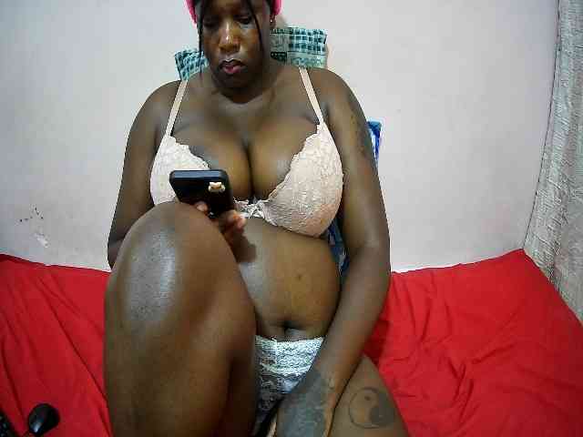 creamy-squirter webcam
