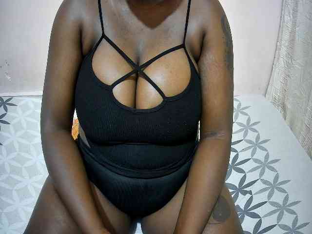 creamy-squirter webcam