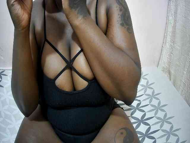 creamy-squirter webcam