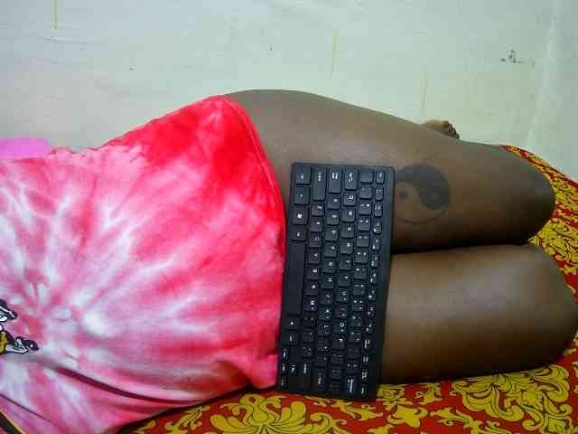 creamy-squirter webcam