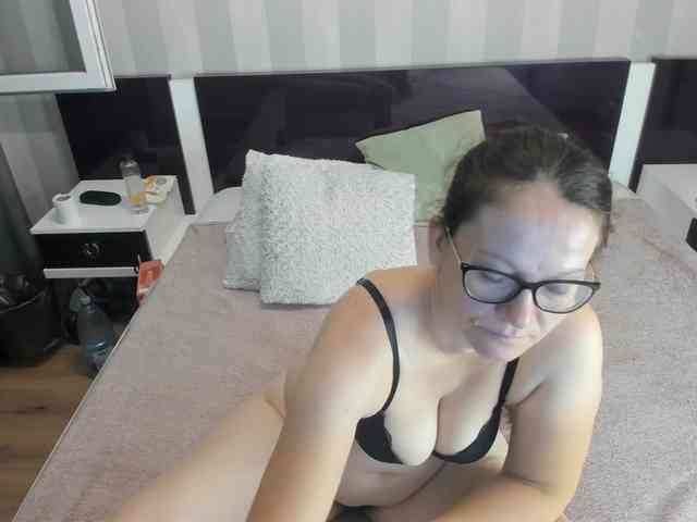 AriaGreyz webcam