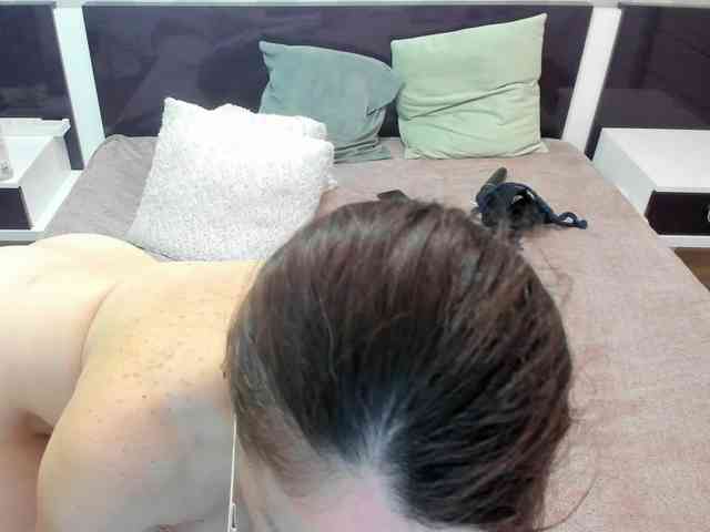 AriaGreyz webcam