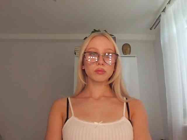 AnyaDirty webcam