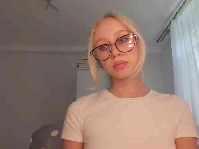 AnyaDirty webcam