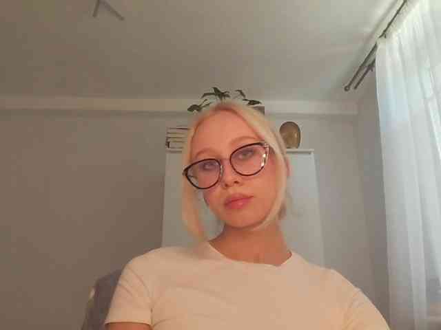 AnyaDirty webcam