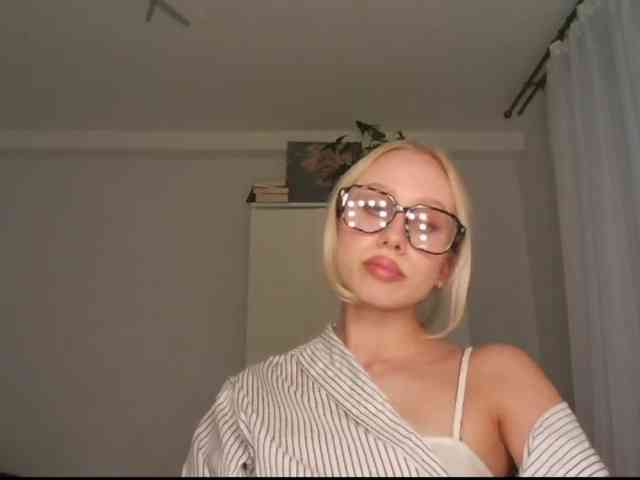 AnyaDirty webcam