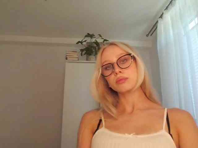 AnyaDirty webcam