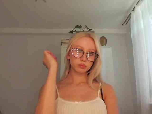 AnyaDirty webcam