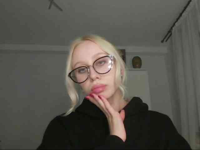 AnyaDirty webcam