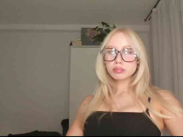 AnyaDirty webcam