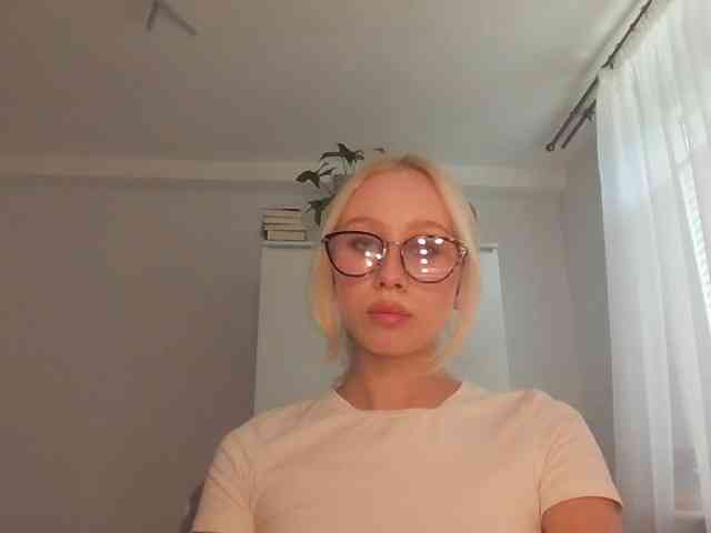 AnyaDirty webcam
