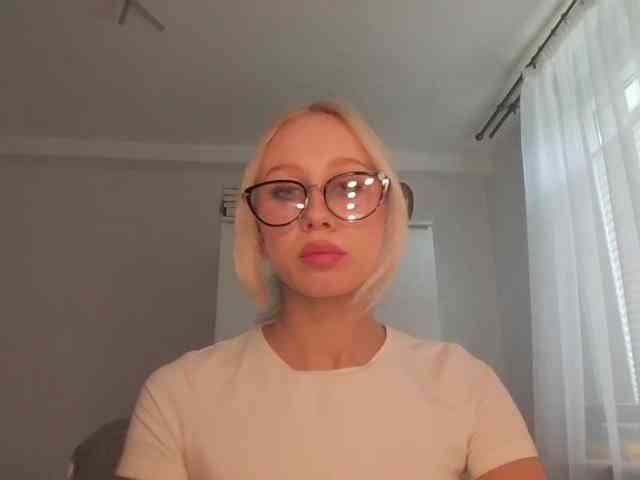 AnyaDirty webcam