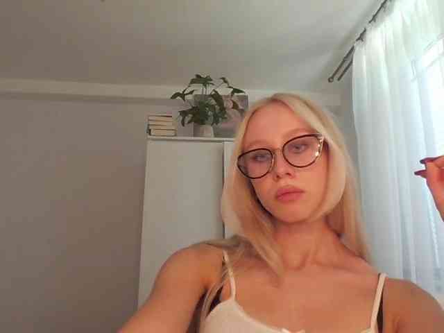 AnyaDirty webcam