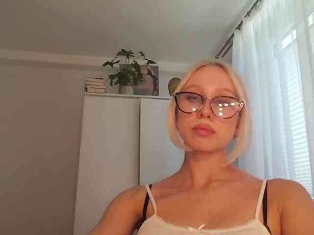 AnyaDirty webcam