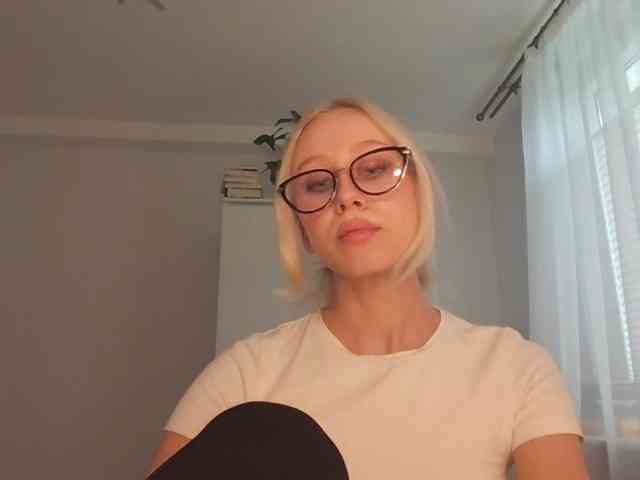 AnyaDirty webcam