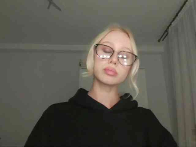 AnyaDirty webcam
