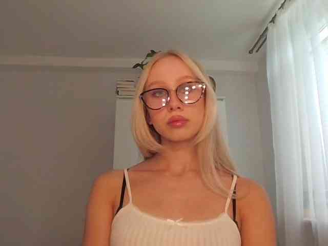 AnyaDirty webcam