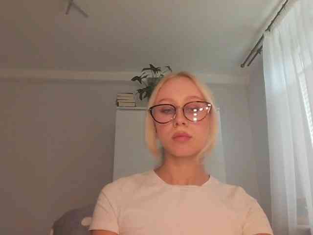 AnyaDirty webcam