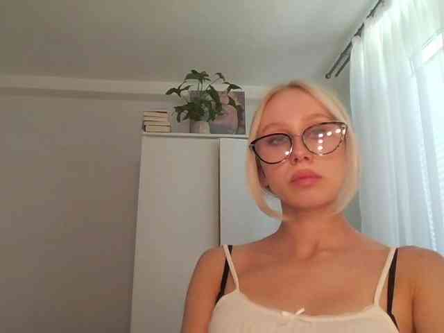 AnyaDirty webcam