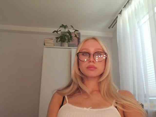 AnyaDirty webcam