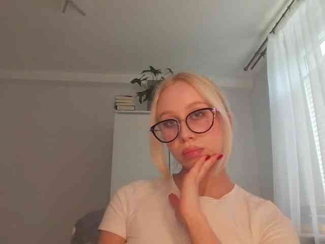 AnyaDirty webcam