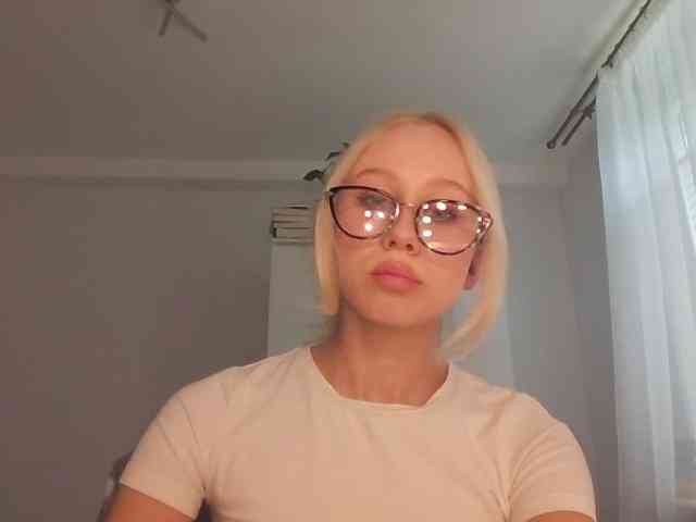 AnyaDirty webcam