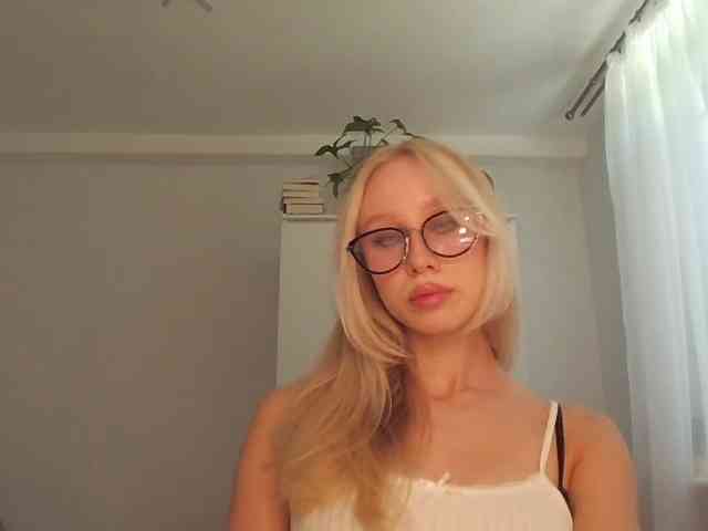 AnyaDirty webcam