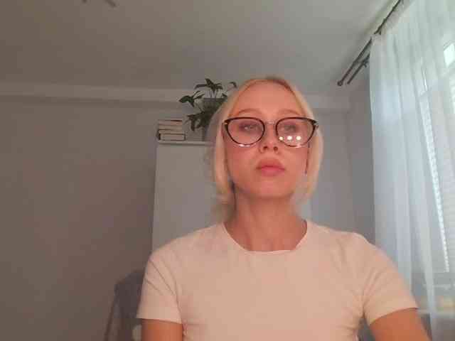 AnyaDirty webcam