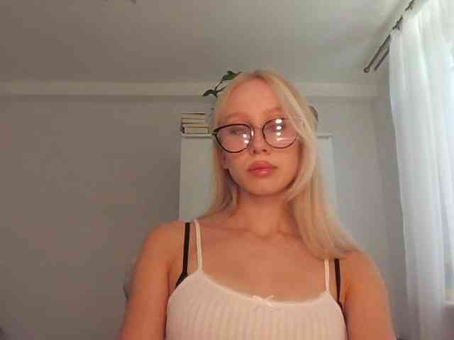 AnyaDirty webcam