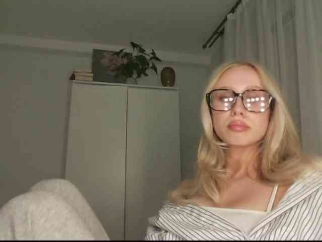 AnyaDirty webcam