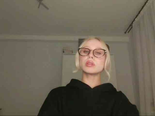 AnyaDirty webcam