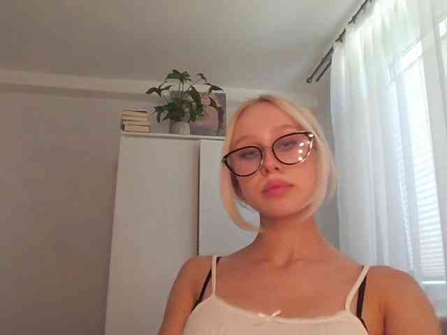 AnyaDirty webcam