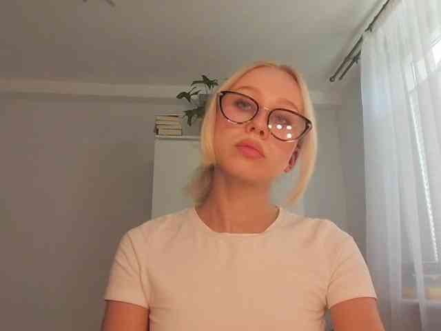AnyaDirty webcam