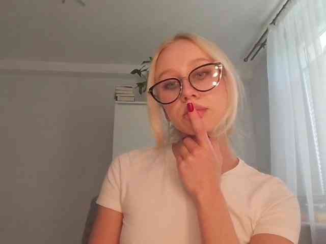 AnyaDirty webcam