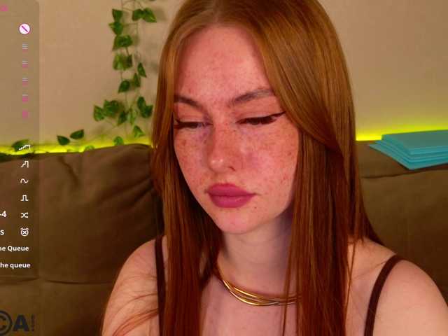  Roxy-Sunny chat room