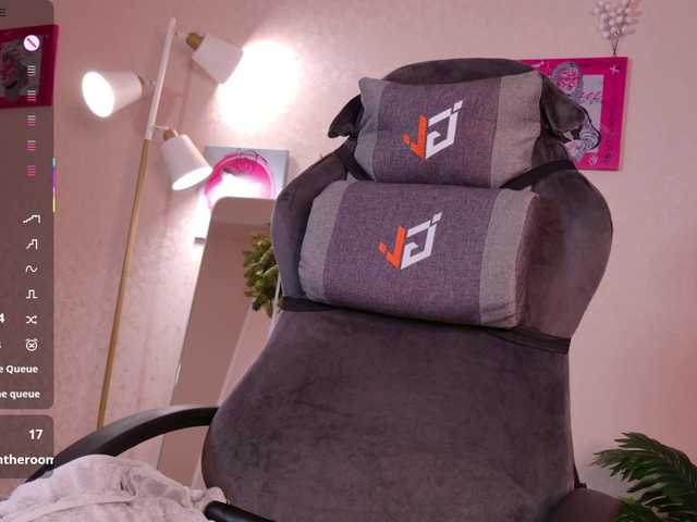 Roxy-Sunny's BongaCams show and profile