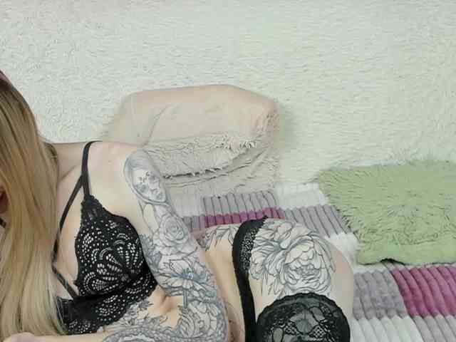 yourkrissnew1 Live Webcam on BongaCams