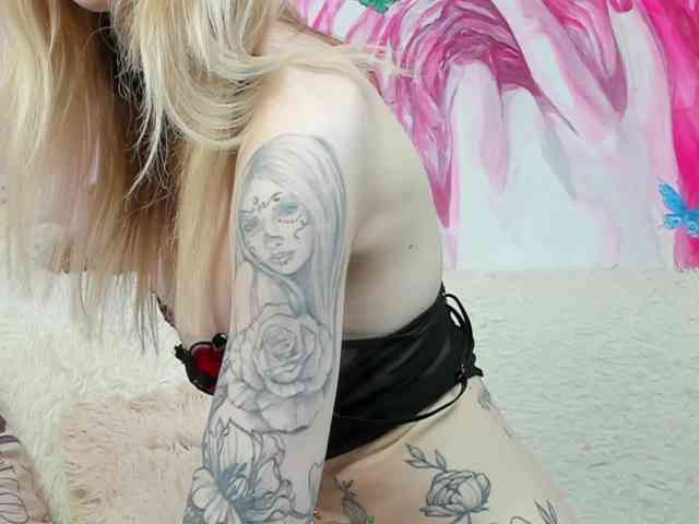 yourkrissnew1 Live Webcam on BongaCams