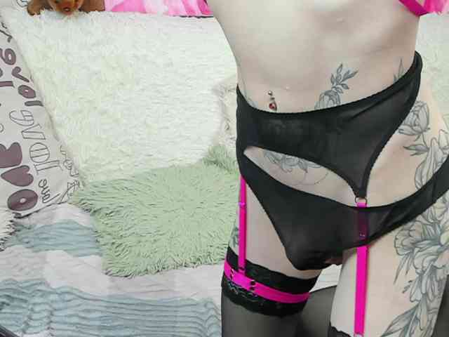 yourkrissnew1 Live Webcam on BongaCams