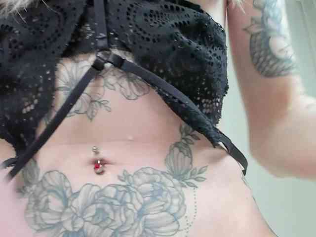 yourkrissnew1 Live Webcam on BongaCams