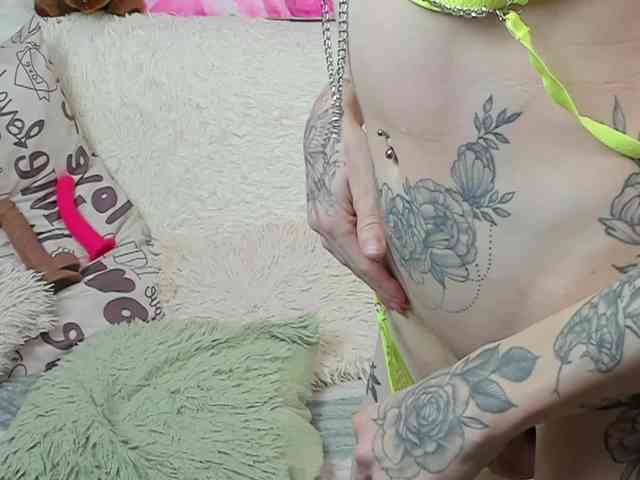 yourkrissnew1 Live Webcam on BongaCams