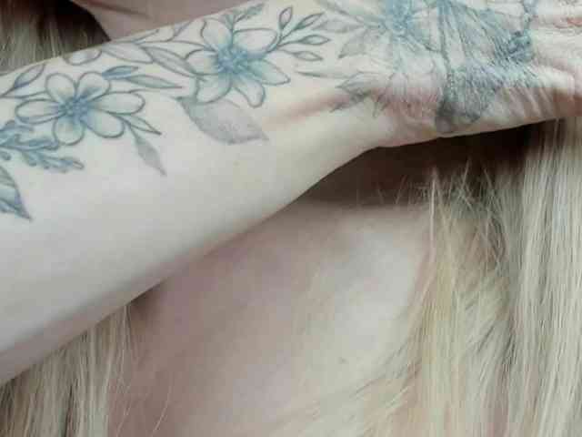 yourkrissnew1 Live Webcam on BongaCams