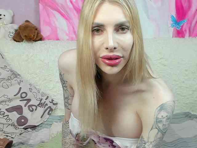 yourkrissnew1 Live Webcam on BongaCams