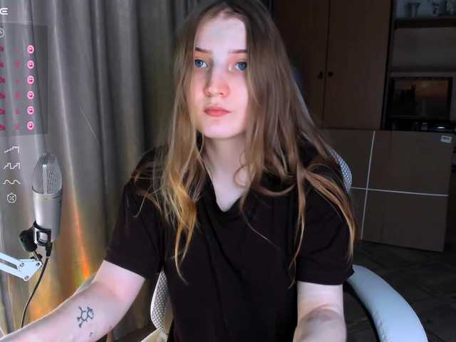 kikiiimorazzz's BongaCams show and profile