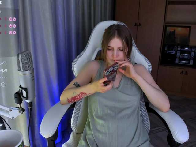 kikiiimorazzz's BongaCams show and profile