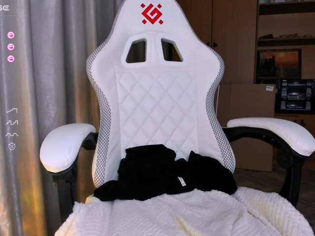 kikiiimorazzz's BongaCams show and profile