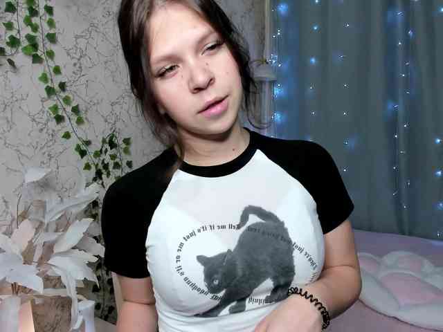 KylieDaHatton Live Webcam on BongaCams