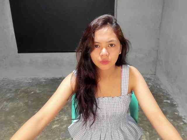 UCantResistME webcam