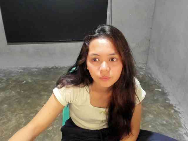 UCantResistME webcam