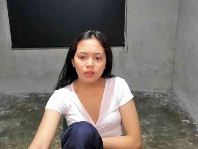 UCantResistME webcam